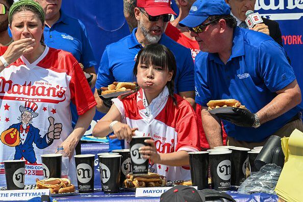 Tom Brady inspires hot dog-eating champion Joey Chestnut to keep competing