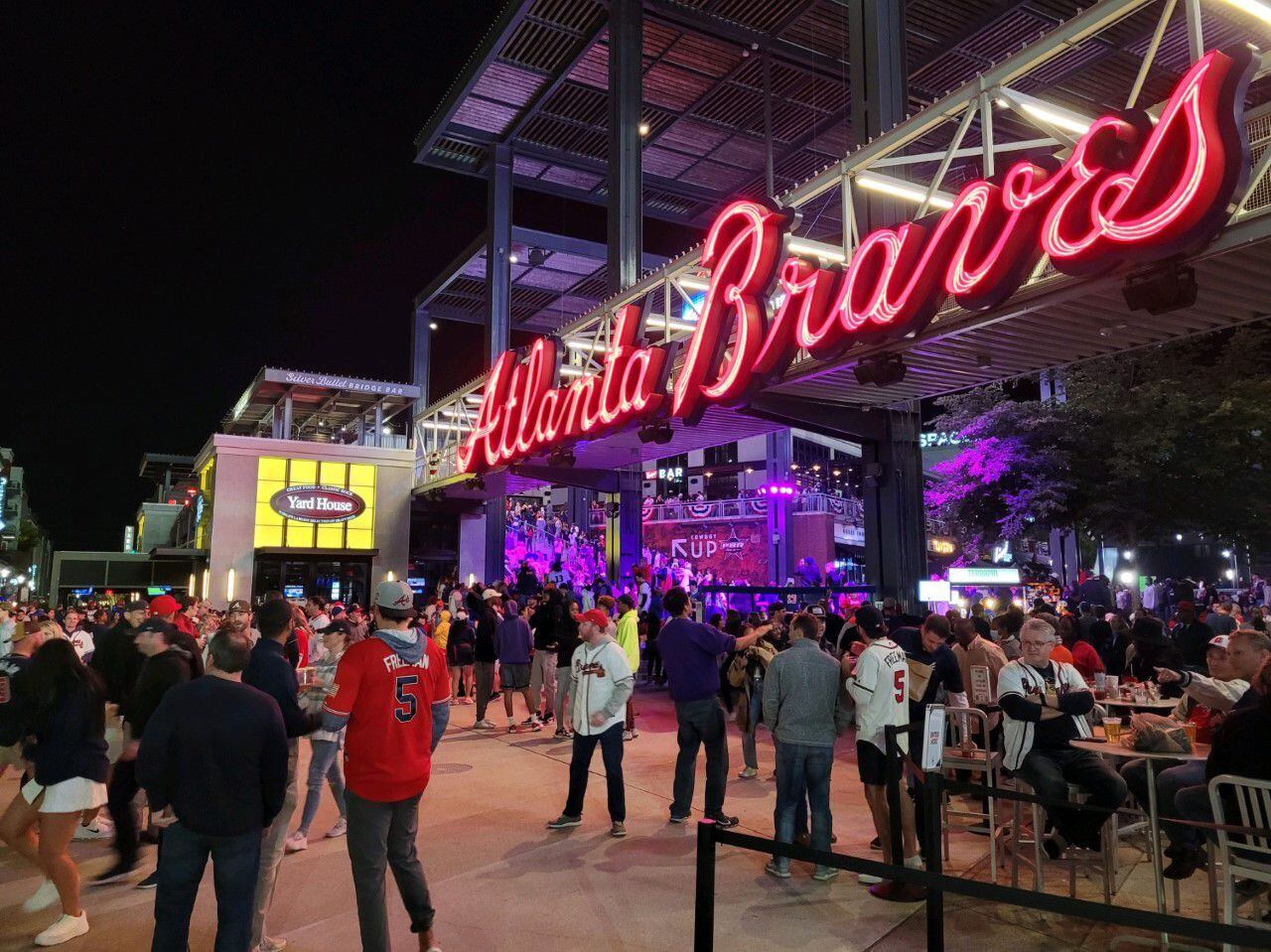 While the Braves rest, their fans shop as MLB postseason gets underway –  95.5 WSB