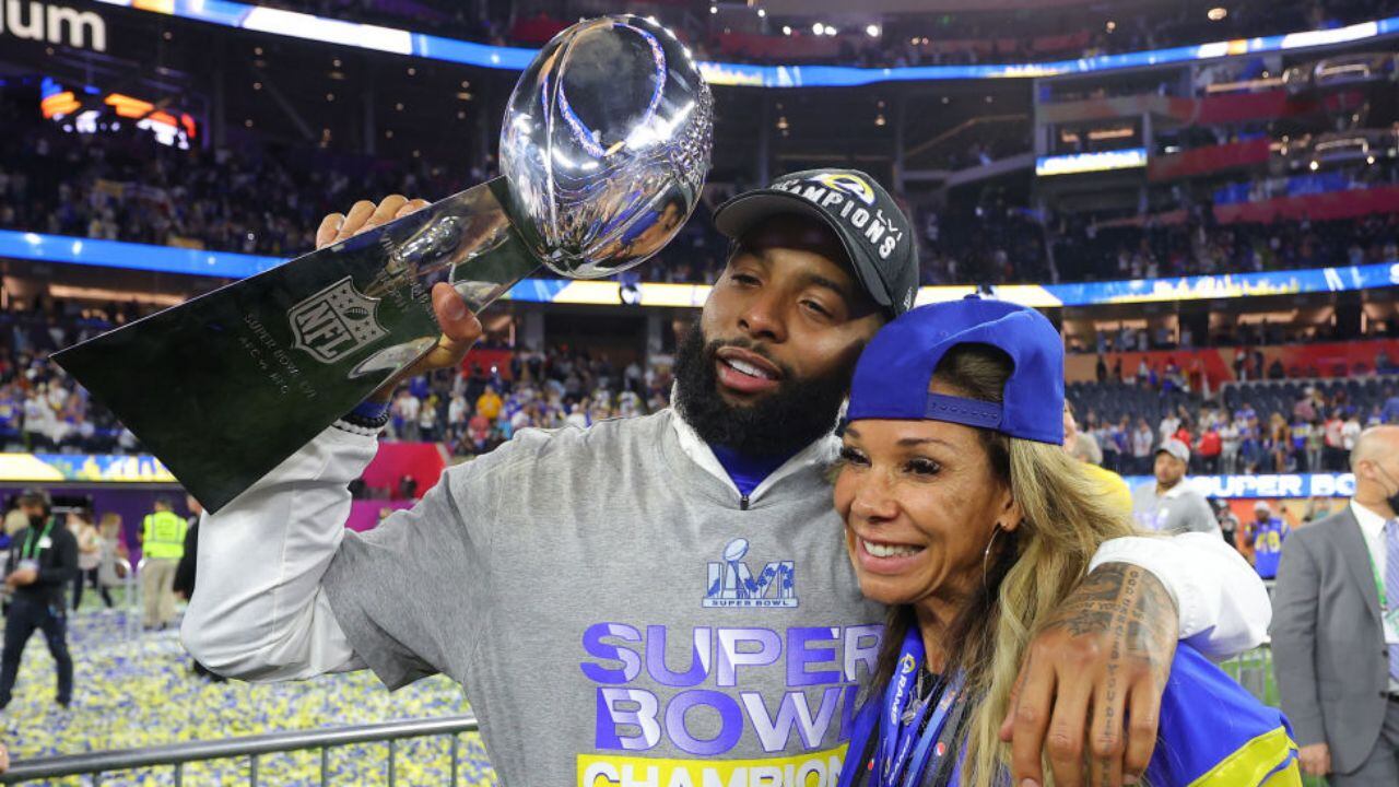 Van Jefferson's pregnant wife Samaria leaves Super Bowl 2022